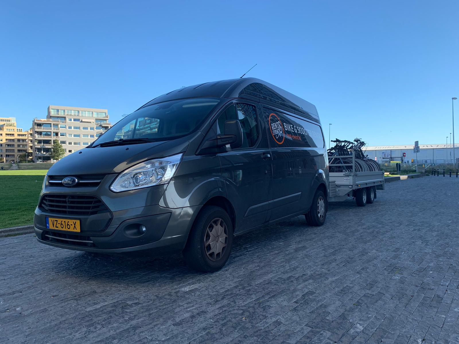 Fietsen en scooters op locatie leveren