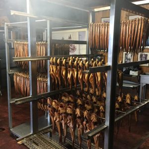Rondleiding met een gids door Volendam incl een bezoek aan palingrokerij Smit Bokkum