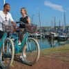 COMBI DEAL fietshuur, boottocht en klederdrachtfoto Volendam - Afbeelding 2