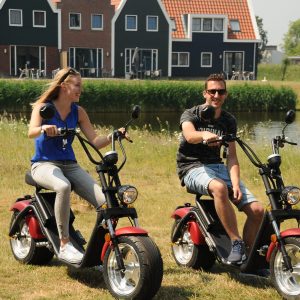Elektrische scooter huren bij het Van der Valk hotel Volendam