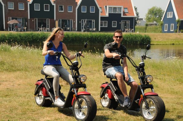 Elektrische scooter huren bij het Van der Valk hotel Volendam