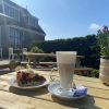 Koffie met appelgebak bij Theetuin Katwoude - Afbeelding 2