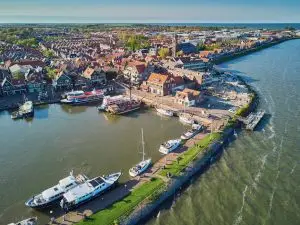 Haven aanzicht van Volendam