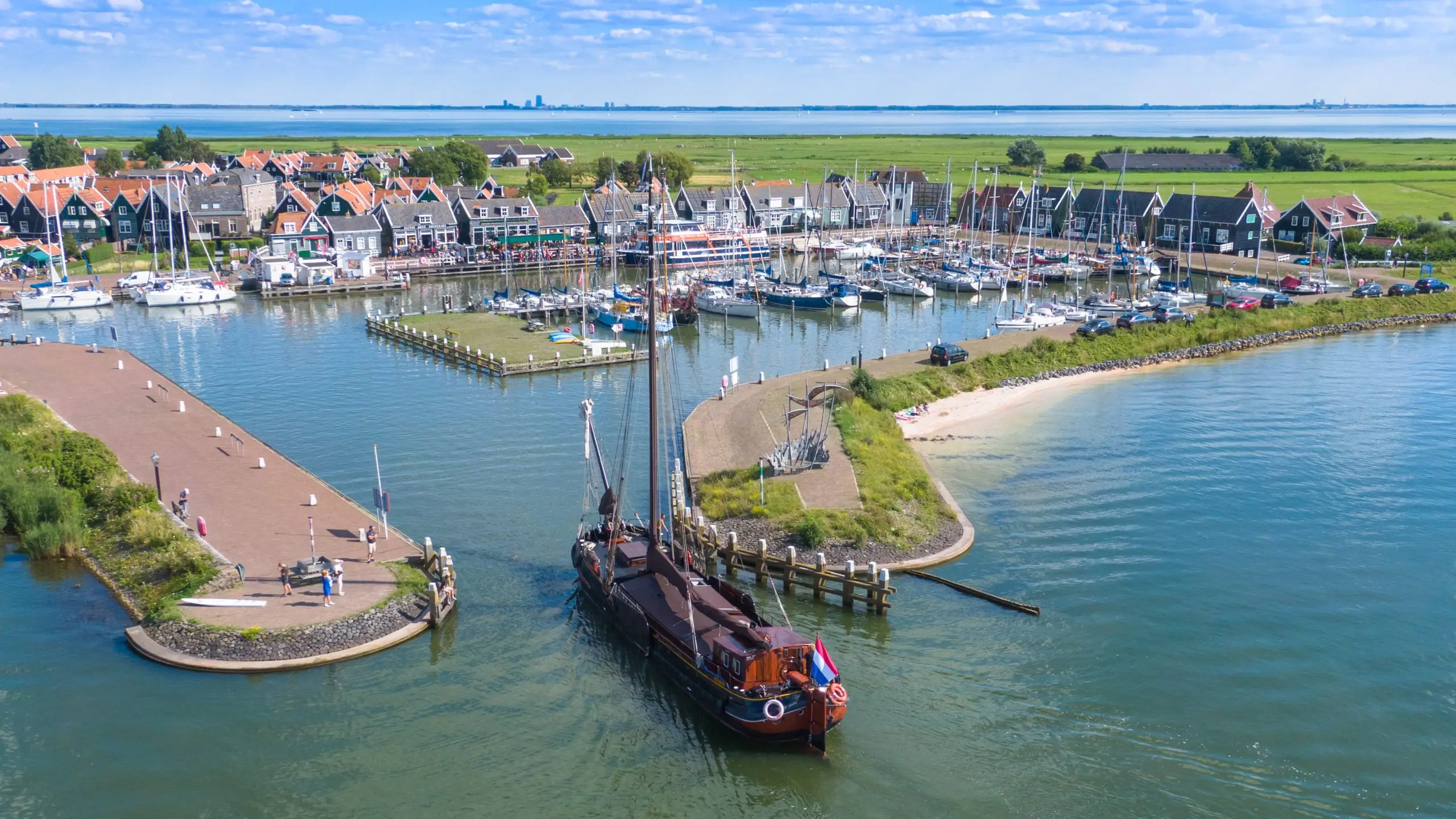 Dagje Marken, bezoek de haven